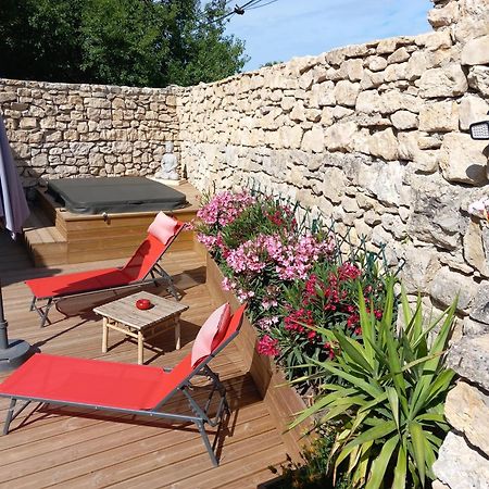 Chez Daniele Chambre Avec Jacuzzi Et Terrasse Privee Murs  Екстериор снимка
