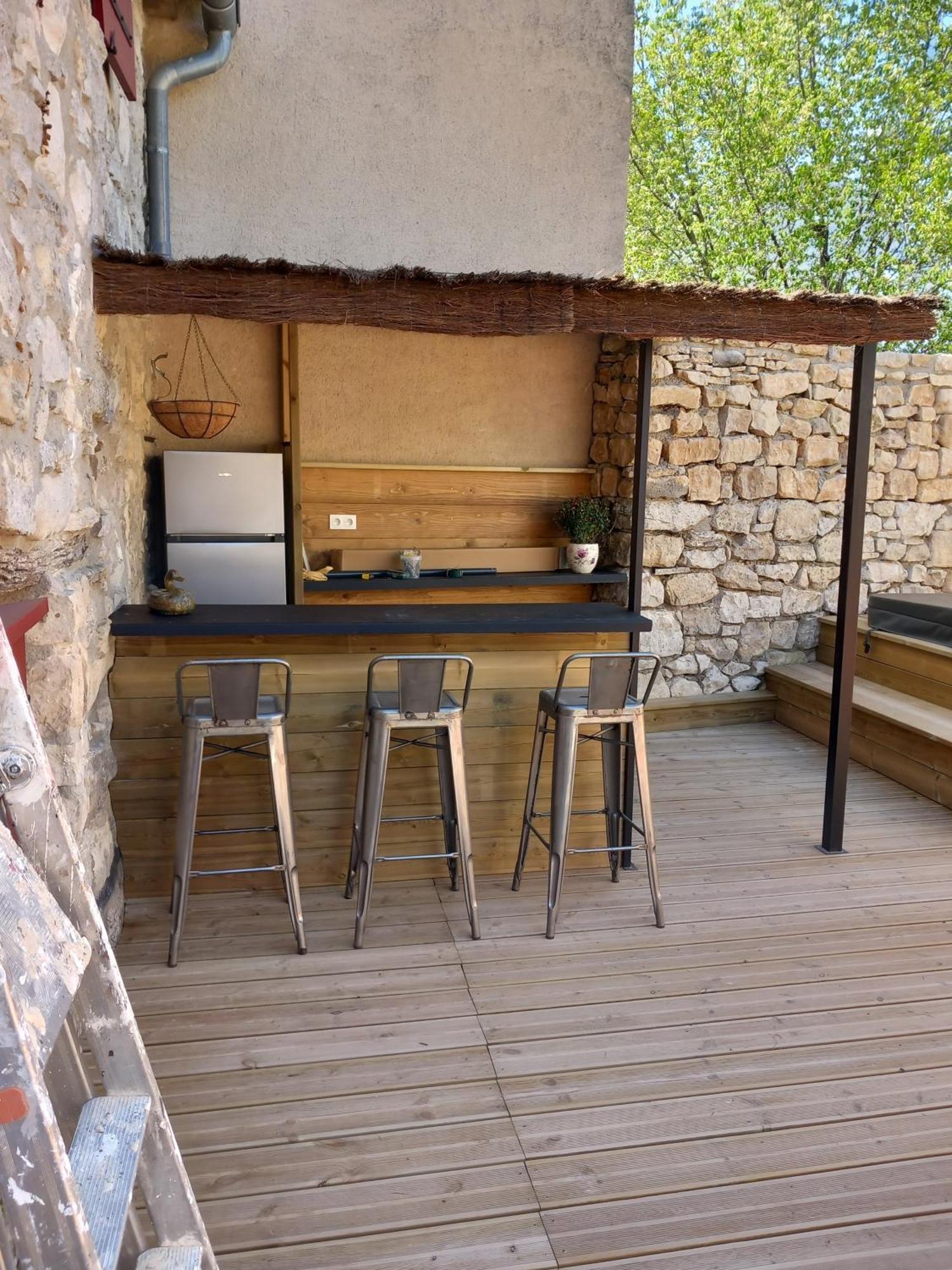 Chez Daniele Chambre Avec Jacuzzi Et Terrasse Privee Murs  Екстериор снимка